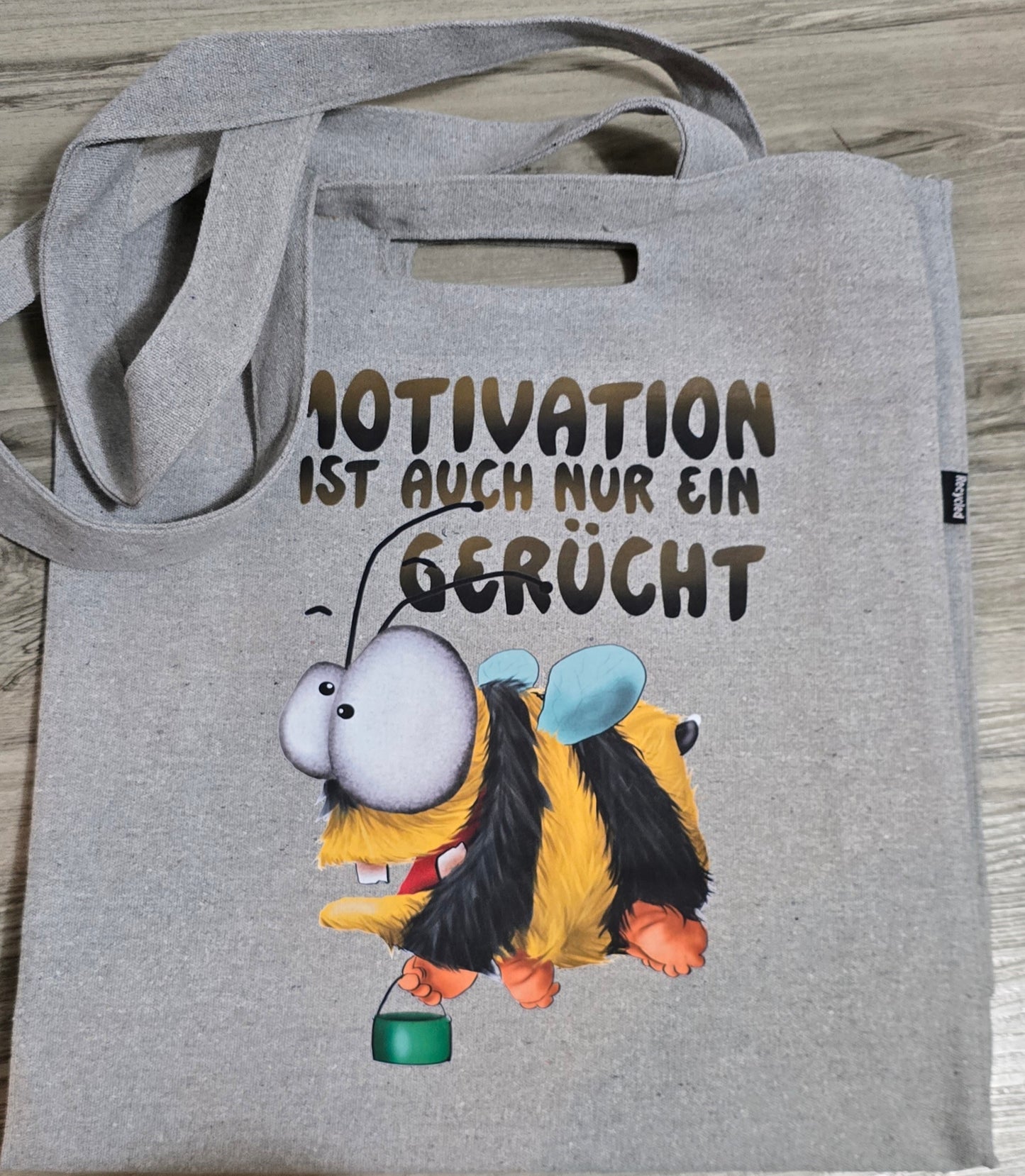 Motivation ist ein Gerücht Shopper – Nachhaltige Baumwoll Tasche mit Spruch, limitierte April Edition