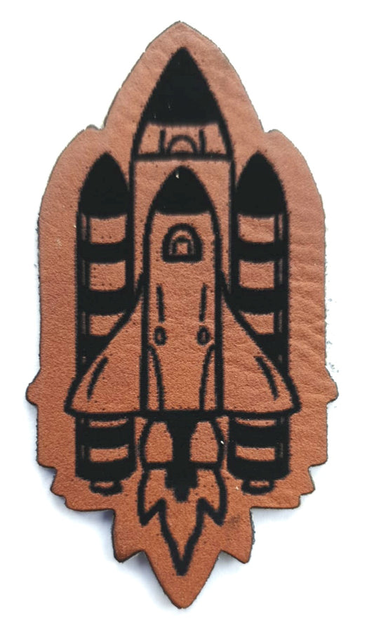 Kunstleder Label, Patch, Etikett, Aufnäher, Rakete mit Shuttle, braun, Laser graviert