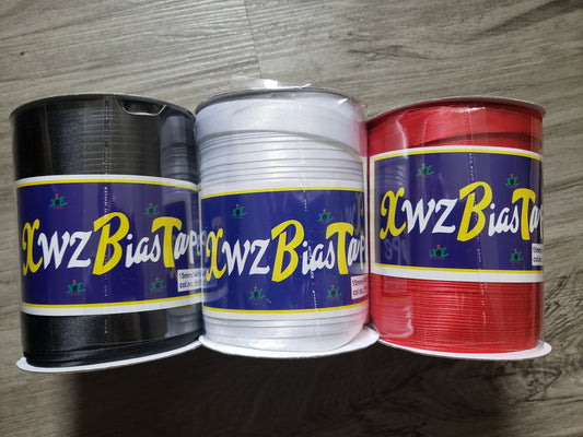 Satin Schrägband aus drei Farben wählbar weiß, schwarz, rot, Ausverkauf!