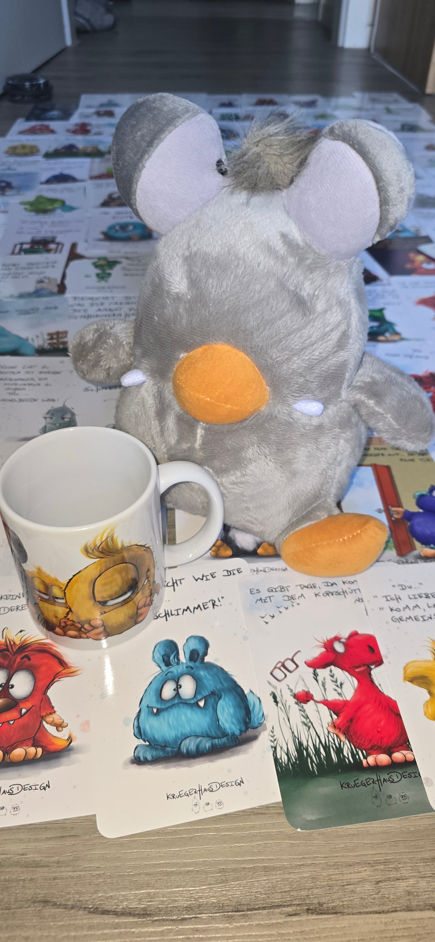 Henry Monster Geschenkset mit Tasse & 10 Postkarten | FINAL SALE – nur 2× verfügbar