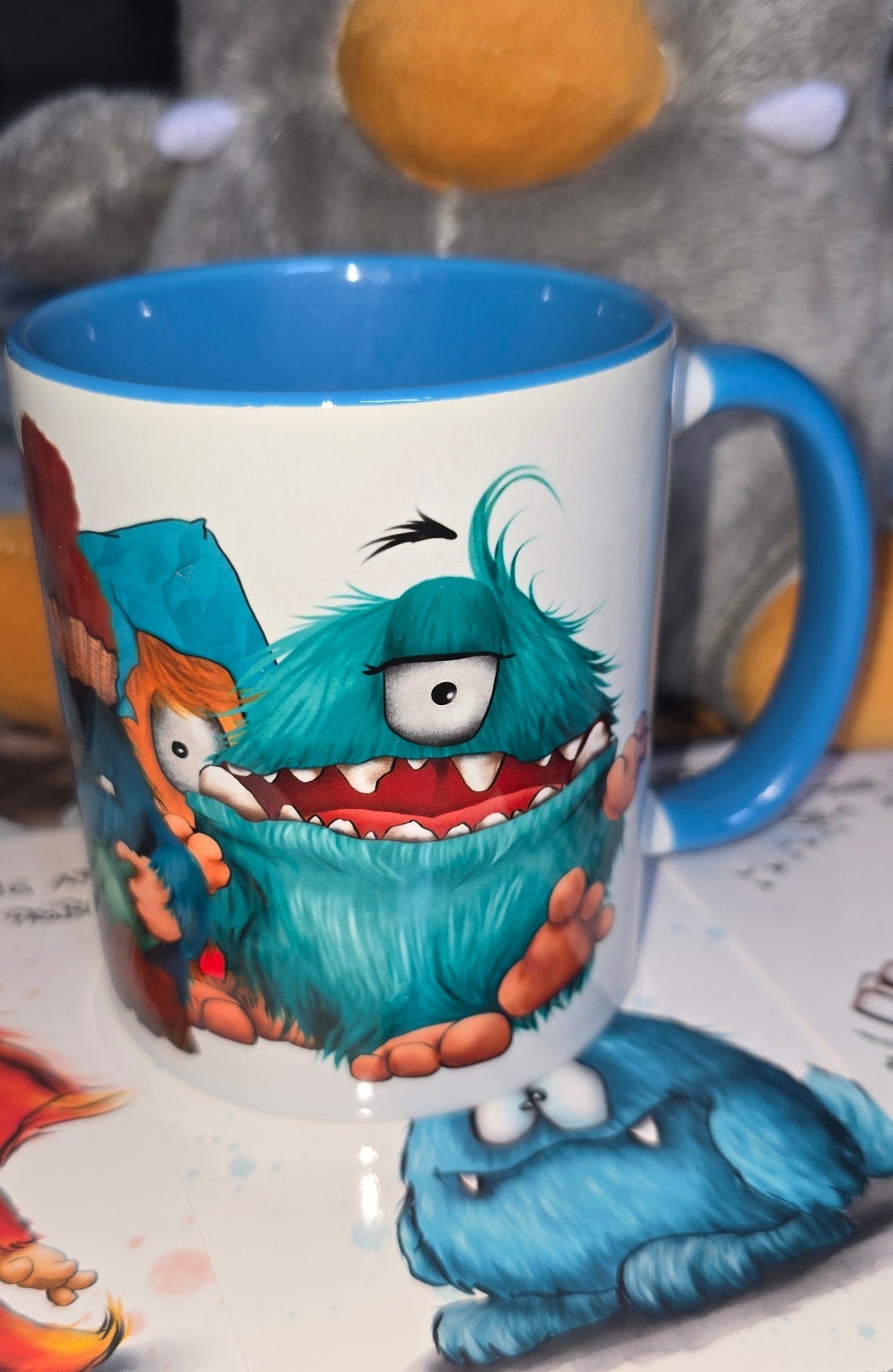 Henry Monster Geschenkset mit Tasse & 10 Postkarten | FINAL SALE – Einzelstück