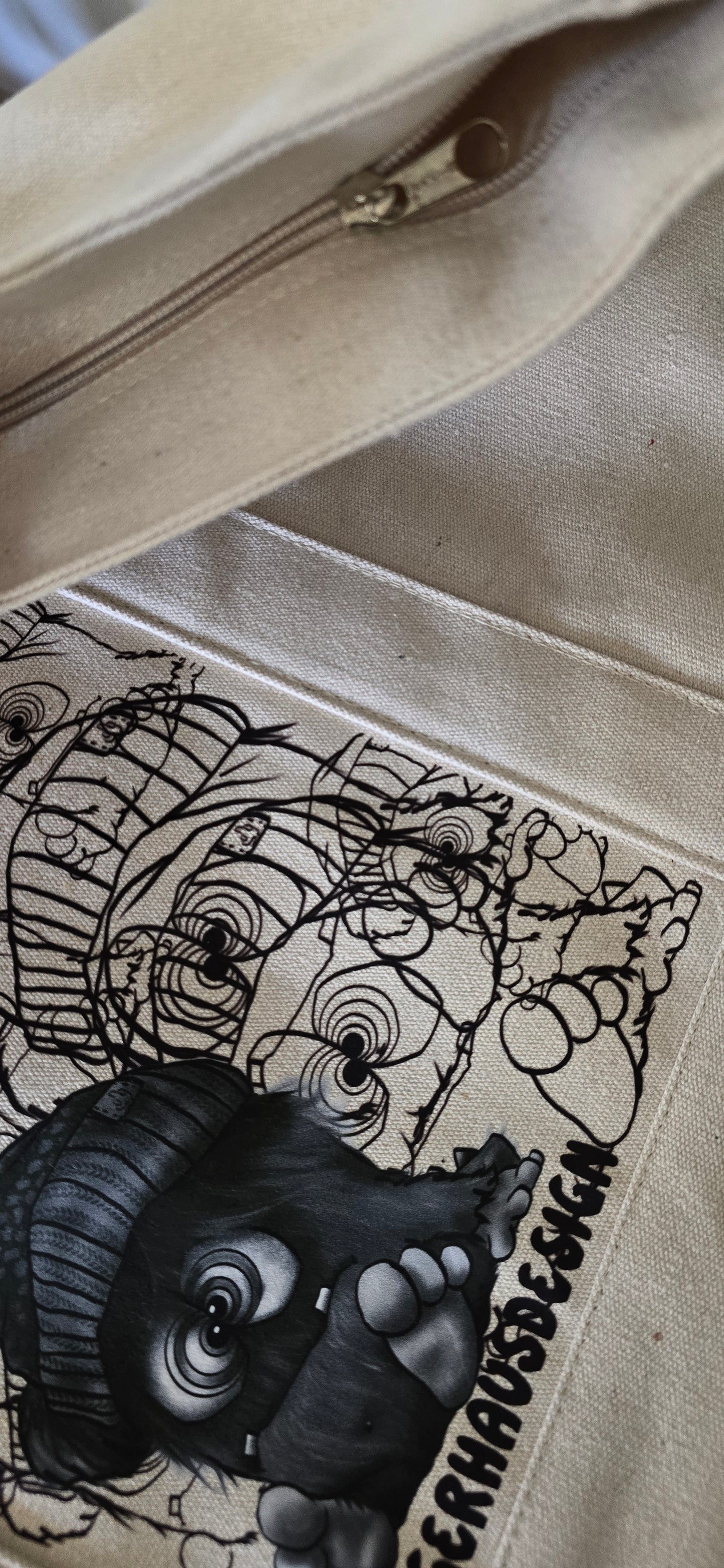 XXL Canvas Tasche „Monsterbande“ – riesige Weekender & Trainingstasche mit Reißverschluss