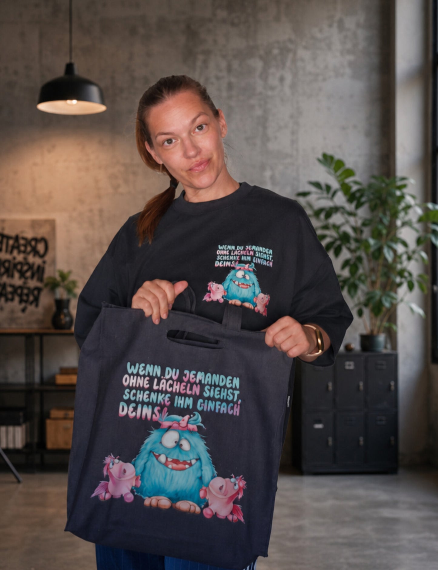 FINAL SALE – Canvas Tasche „Schenke ihm dein Lächeln“ | Monster Tasche | Einzelstück
