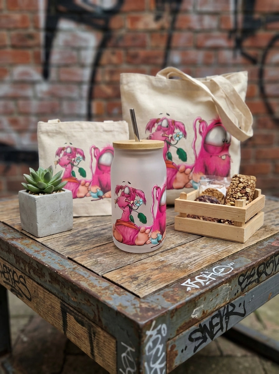 Trinkglas mit Bambusdeckel und Edelstahl Halm mit Glassticker von Monster Multidesign in pink