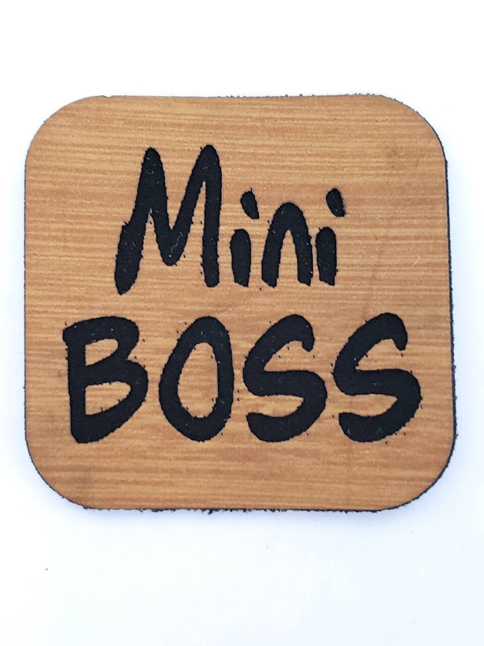 Kunstleder Label, Patch, Etikett, Aufnäher Mini Boss, braun, bambus, grau, beigebraun, schwarz silber, gold