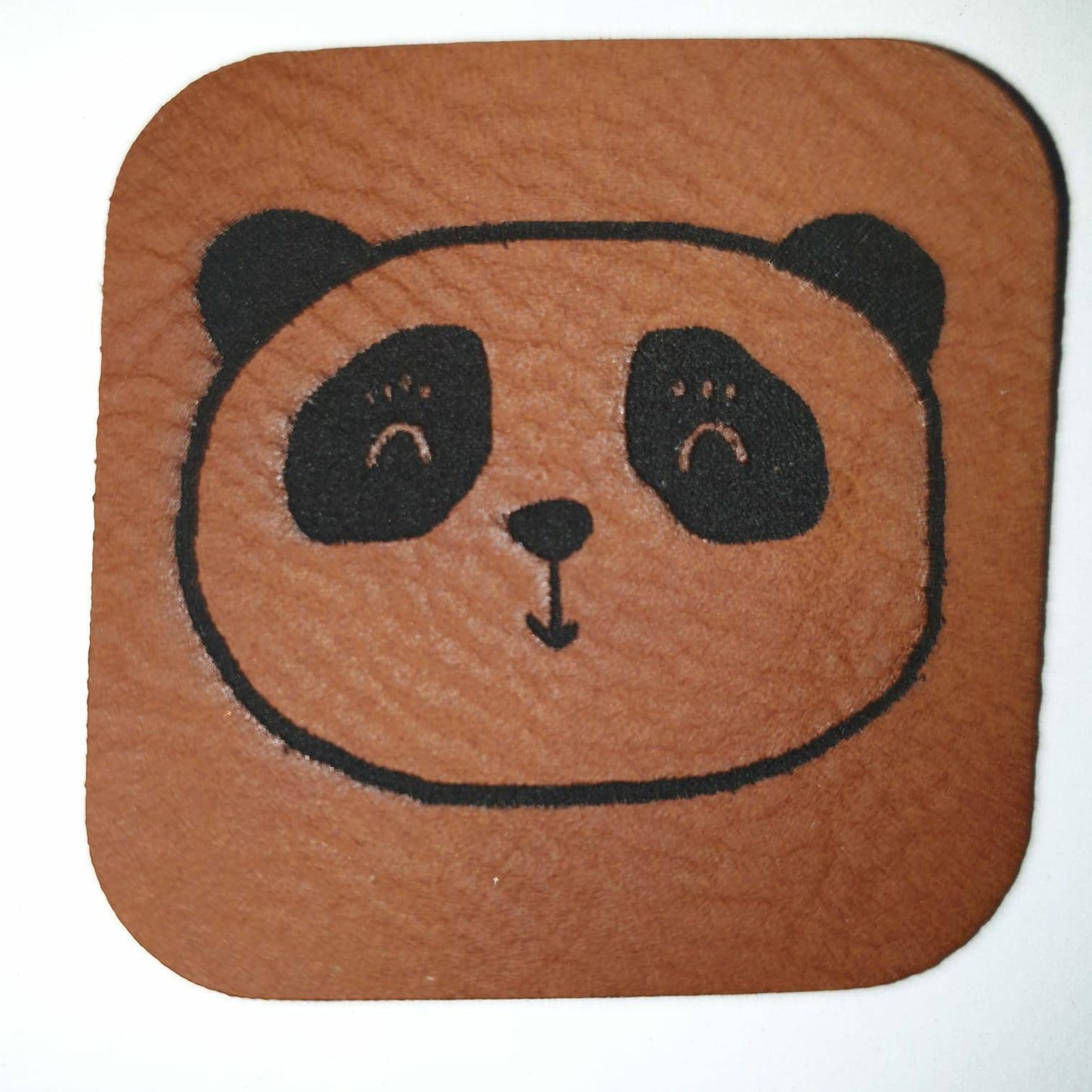 Kunstleder Label, Patch, Etikett, Aufnäher, grafischer Panda, Laser graviert, braun, grau, beigebraun, bambus, schwarz